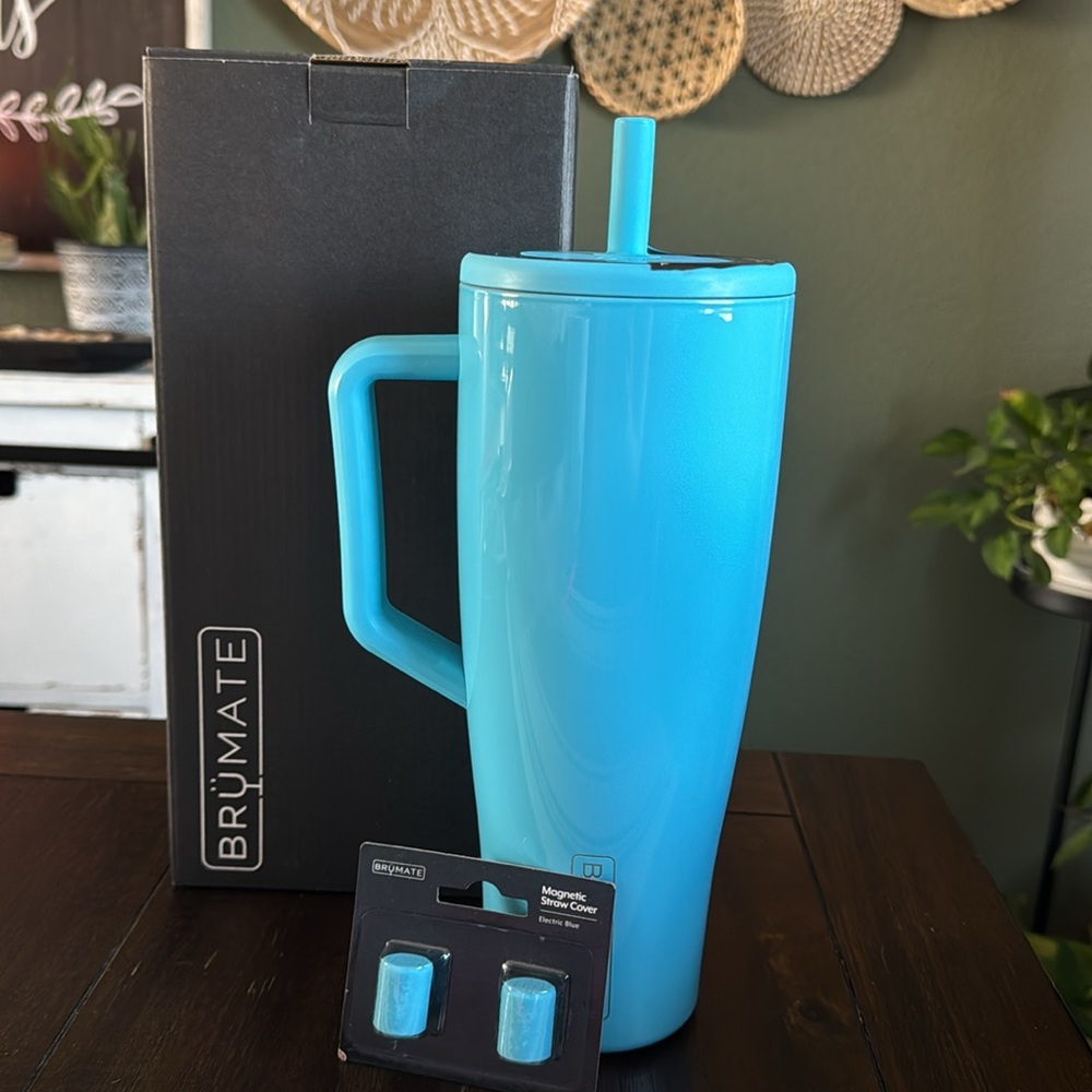 BruMate Era 40oz in Electric Blue with straw covers! Limited Edition! New! - Picture 2 of 6